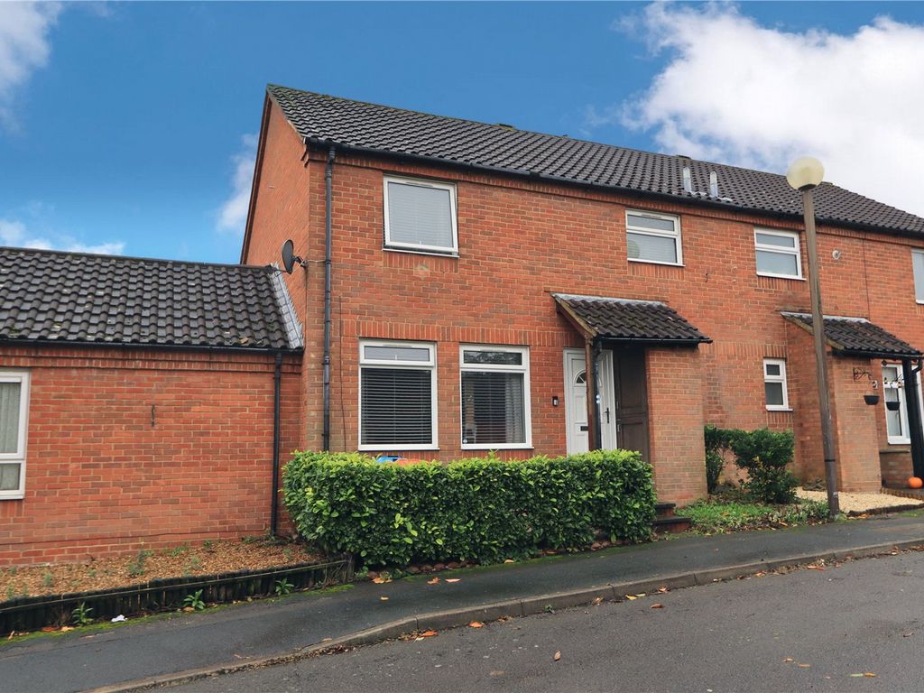 3 bed terraced house for sale in Nicholas Mead, Great Linford, Milton