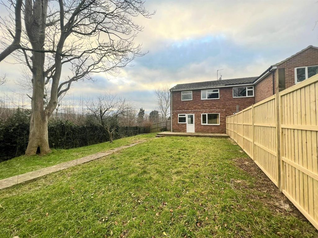 3 bed semidetached house for sale in The Chase, Cashes Green, Stroud