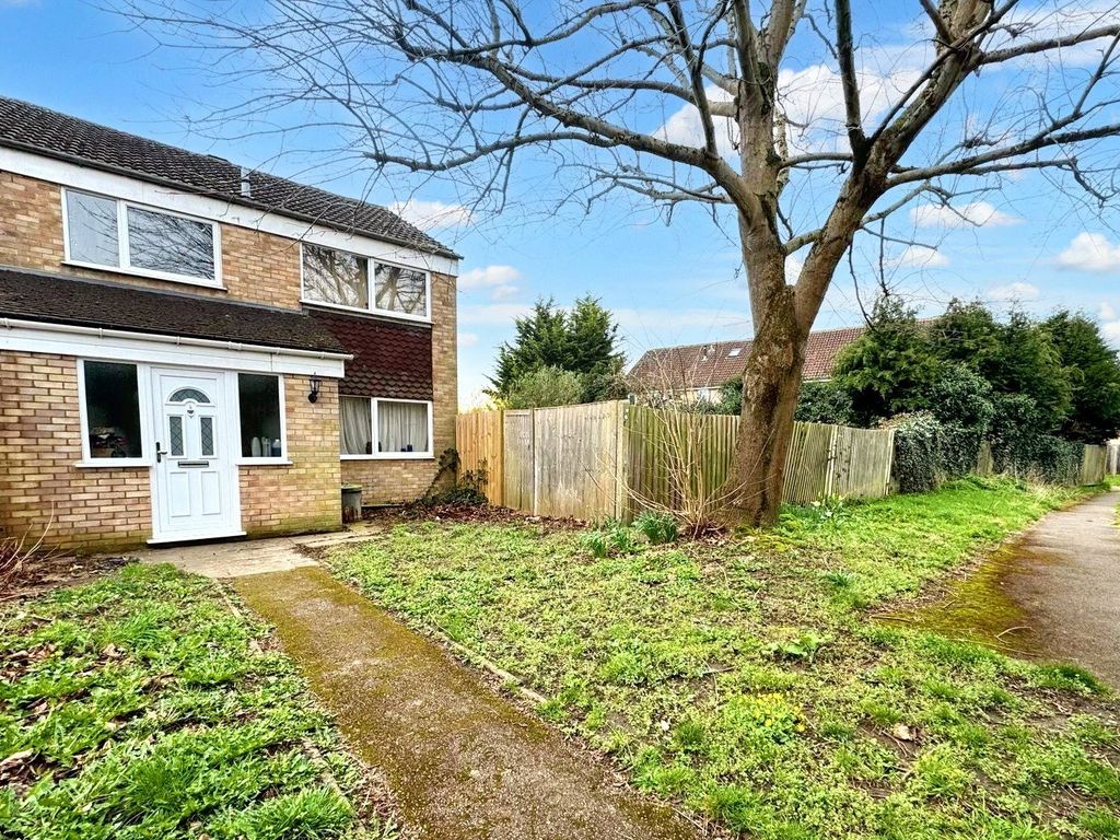 3 bed end terrace house for sale in Close, Cobham, Surrey KT11
