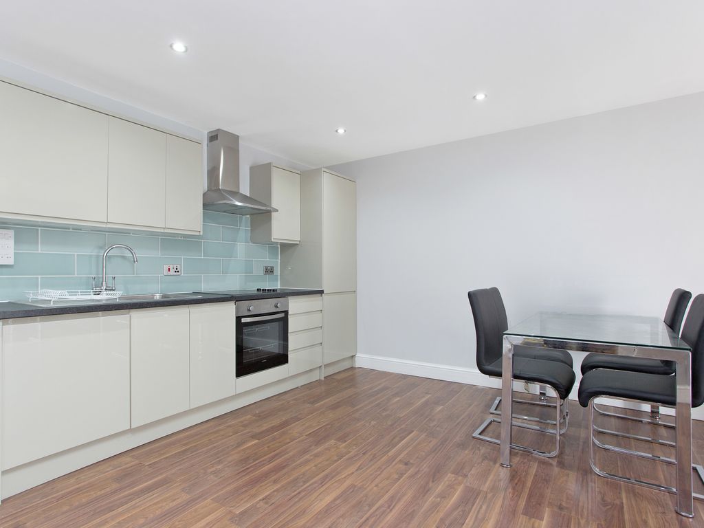 2 bed flat to rent in Greenfield Road, Aldgate, London E1 Zoopla