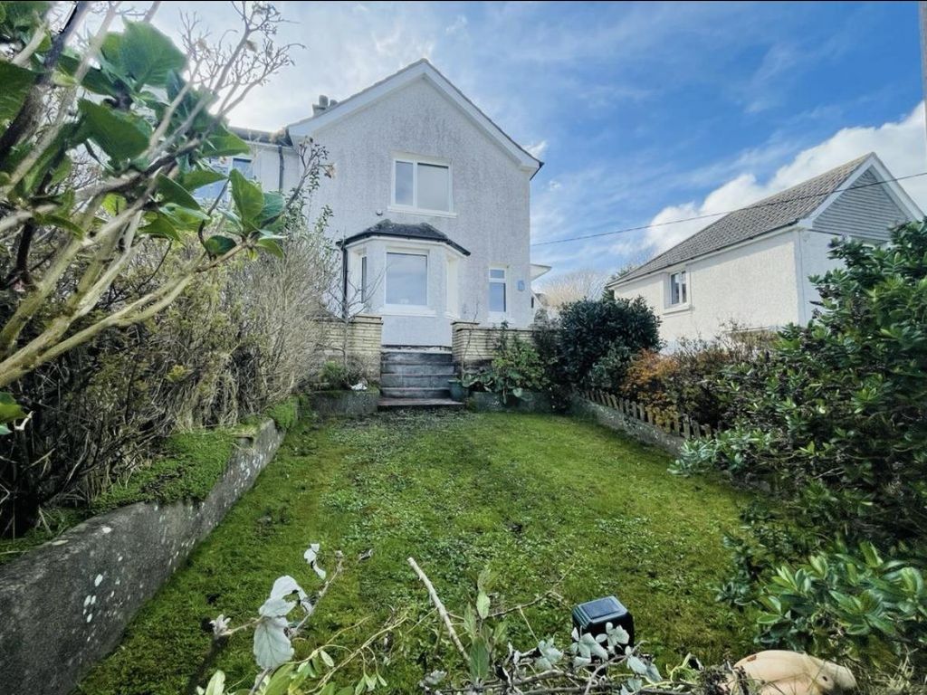 4 bed end terrace house for sale in Gwavas Road, Newlyn, Penzance TR18