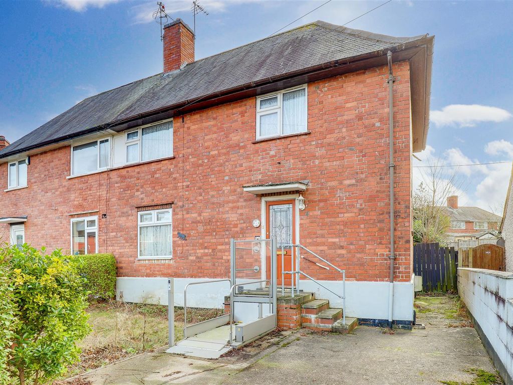 3 bed semidetached house for sale in Saxondale Drive, Bulwell