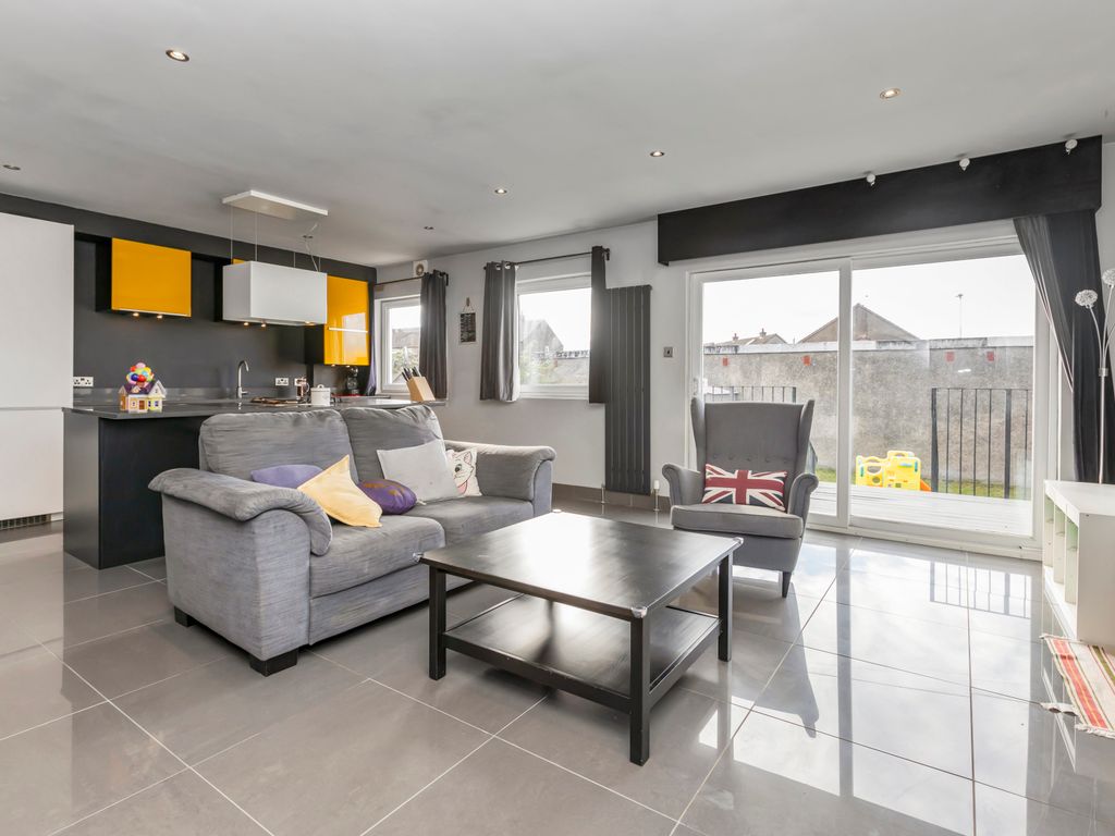 84 Ladywell Avenue, Edinburgh EH12