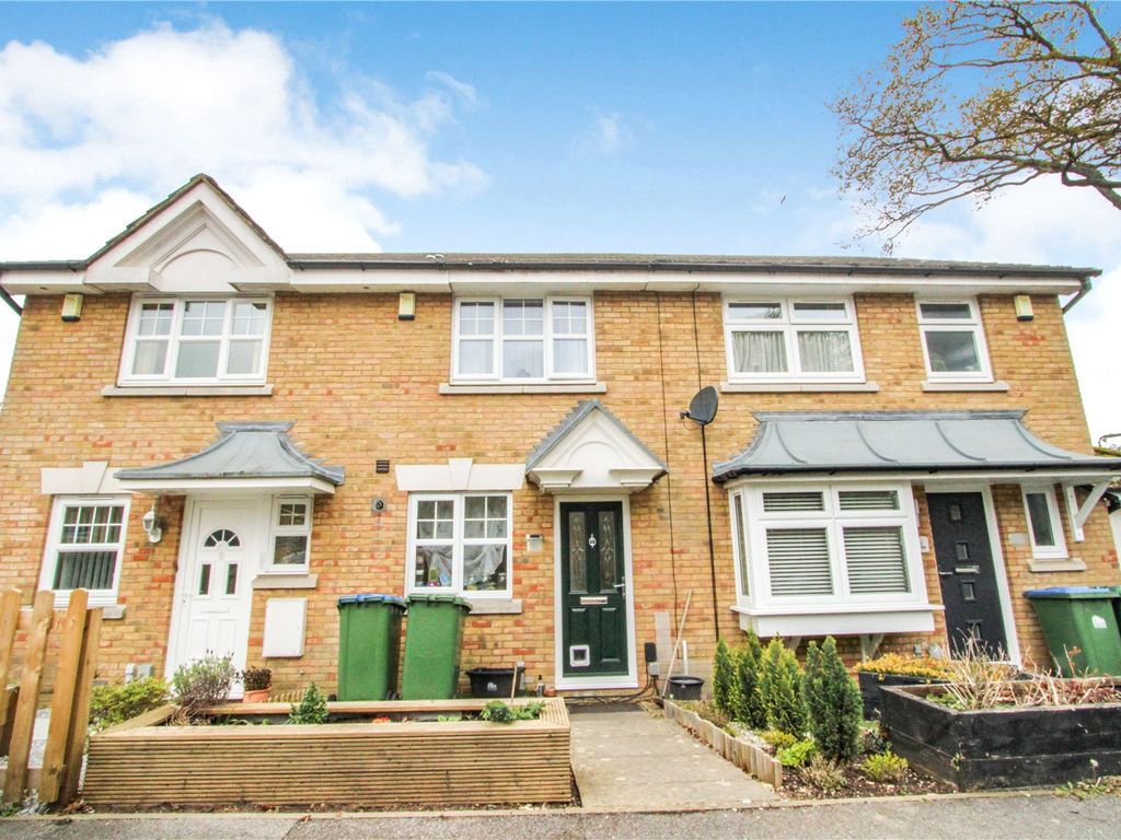 2 bed terraced house for sale in Barons Mead, Southampton, Hampshire