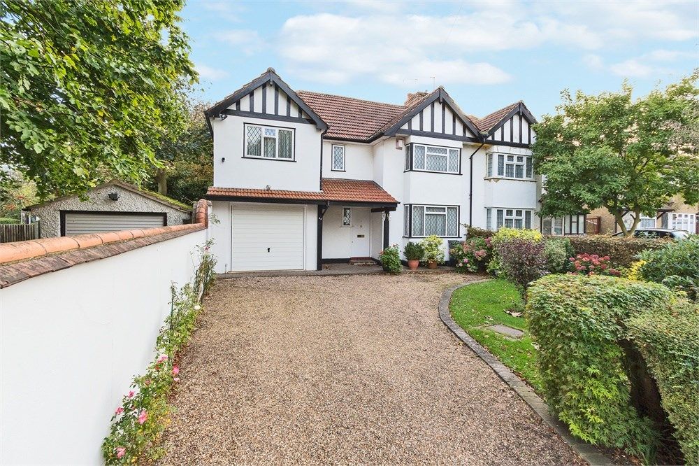 4 bed semidetached house for sale in Bathurst Walk, Richings Park SL0