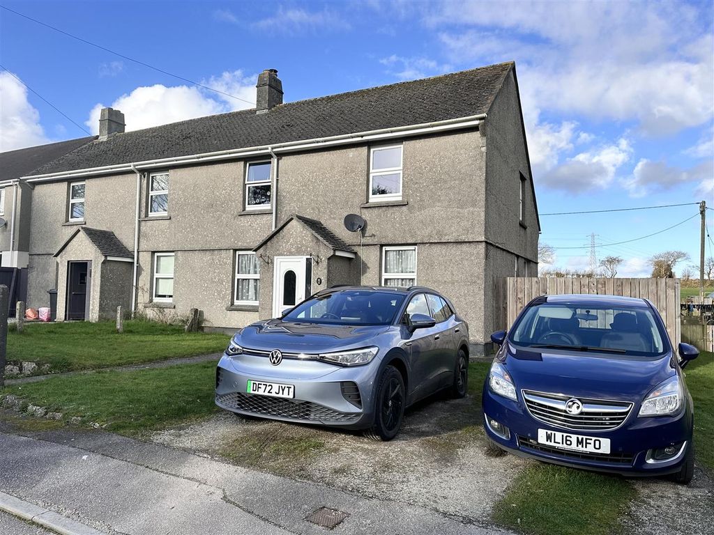 3 bed semidetached house for sale in Hendra Close, Stithians, Truro
