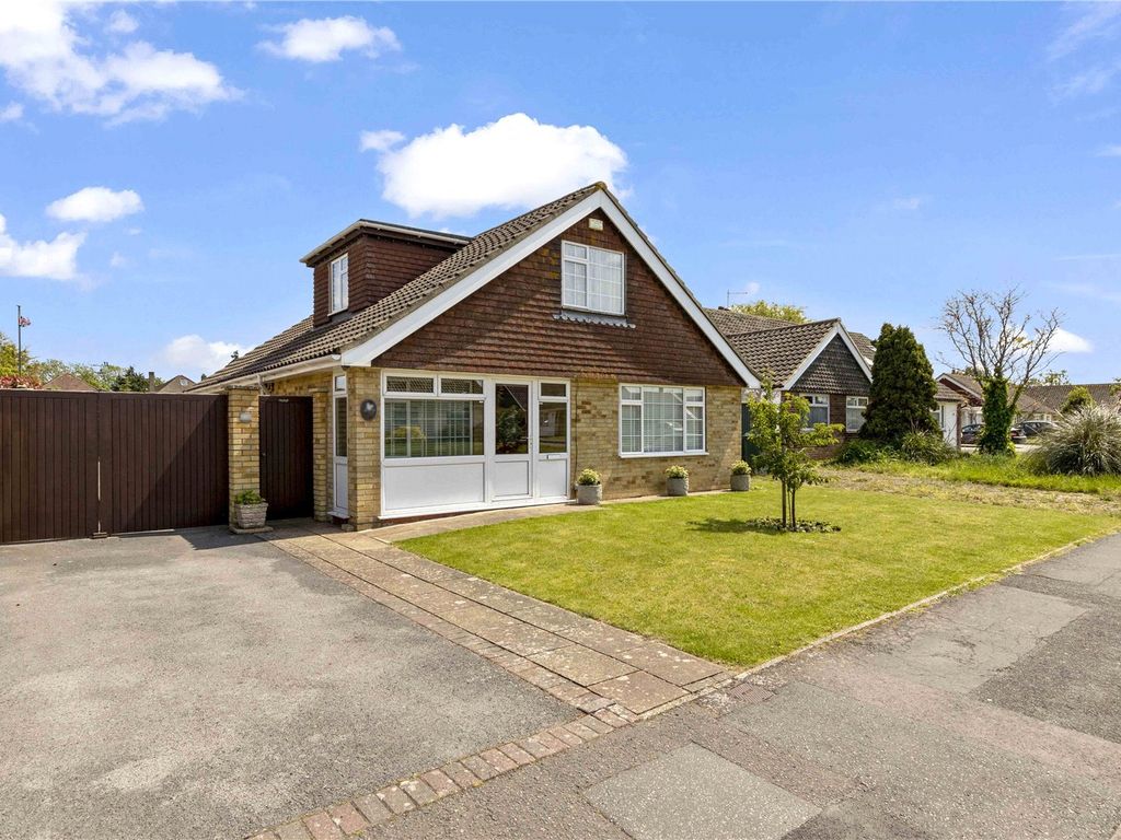 4 bed bungalow for sale in Greenlea Avenue, Rose Green, West Sussex