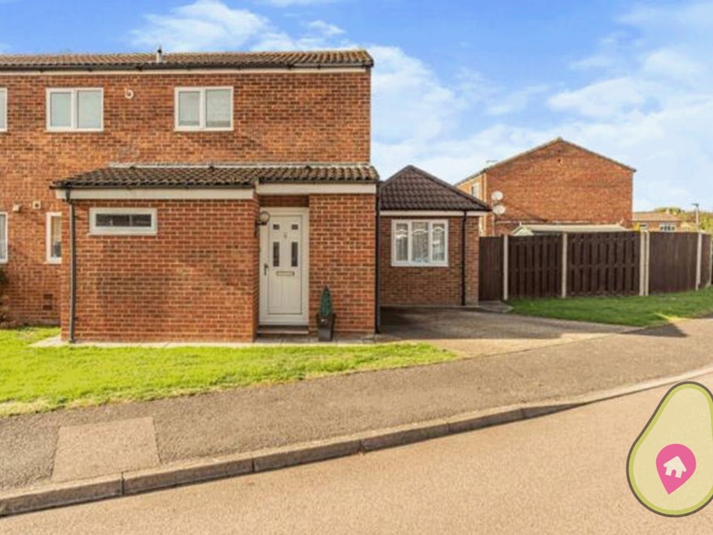 3 bed semidetached house for sale in Gorleston Close, Stevenage, Hertfordshire SG1, £425,000