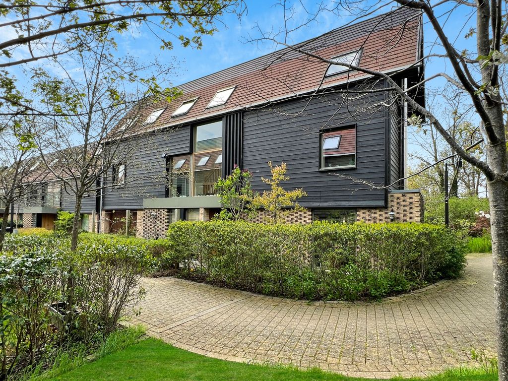 6 bed detached house for sale in Royal Way, Trumpington, Cambridge CB2