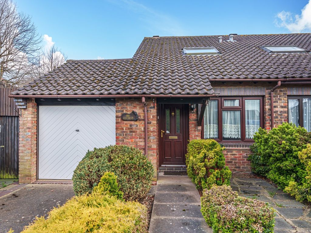 2 bed end terrace house for sale in Old Palace Road, Weybridge KT13