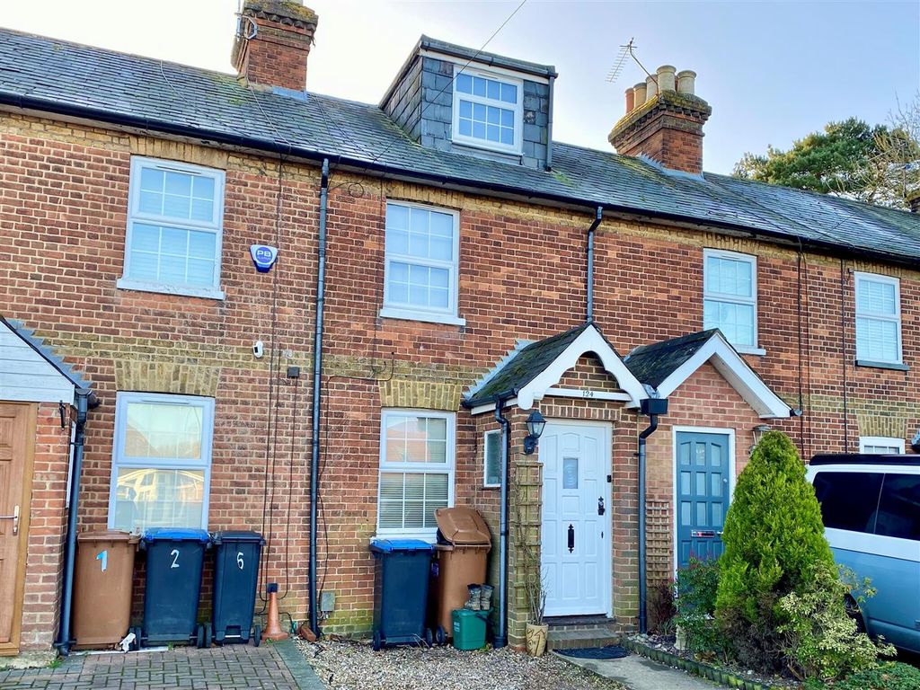 2 bed cottage for sale in Dixons Hill Road, North Mymms, Hatfield AL9