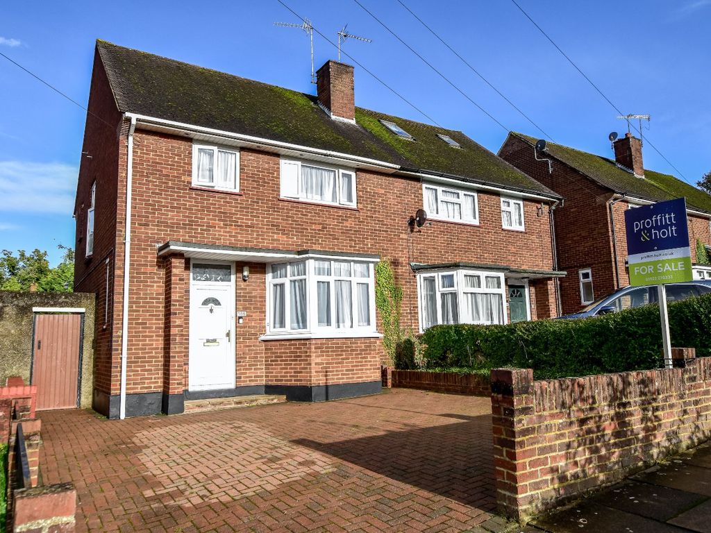 3 bed semidetached house for sale in Sheepcot Lane, Leavesden, Watford