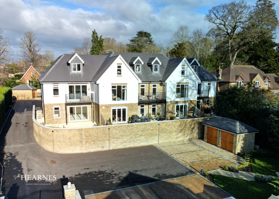 3 bed bungalow for sale in Rowlands Court, Rowlands Hill, Wimborne BH21