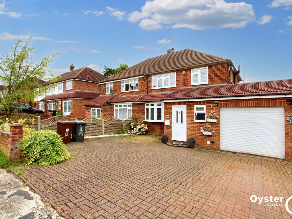 3 bed property to rent in Wayside Avenue, Bushey WD23, £2,350 pcm Zoopla