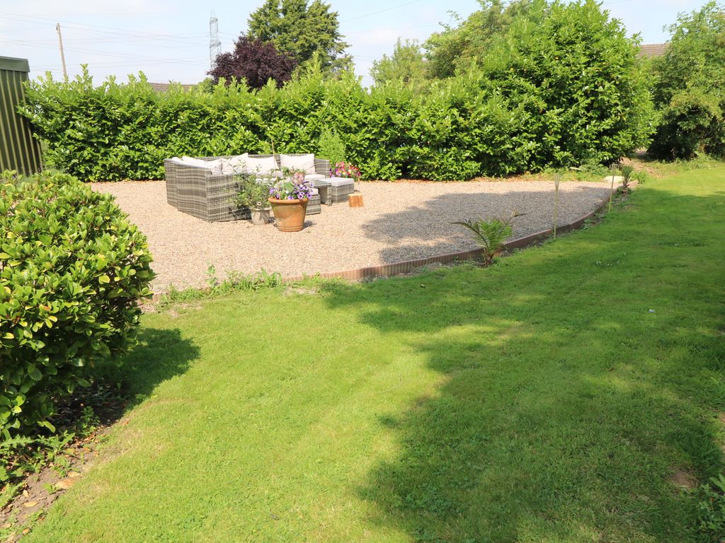 5 bed farmhouse for sale in Newland, Epworth, Doncaster DN9 Zoopla