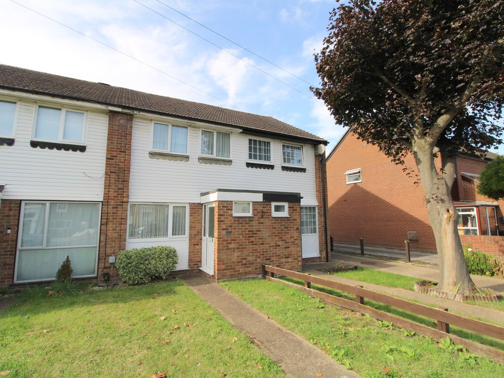 2 bed terraced house for sale in Stanwell Road, Ashford TW15, £375,000