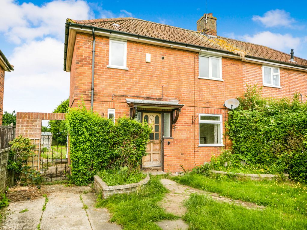 2 bed semidetached house to rent in Northumberland Avenue, Reading RG2