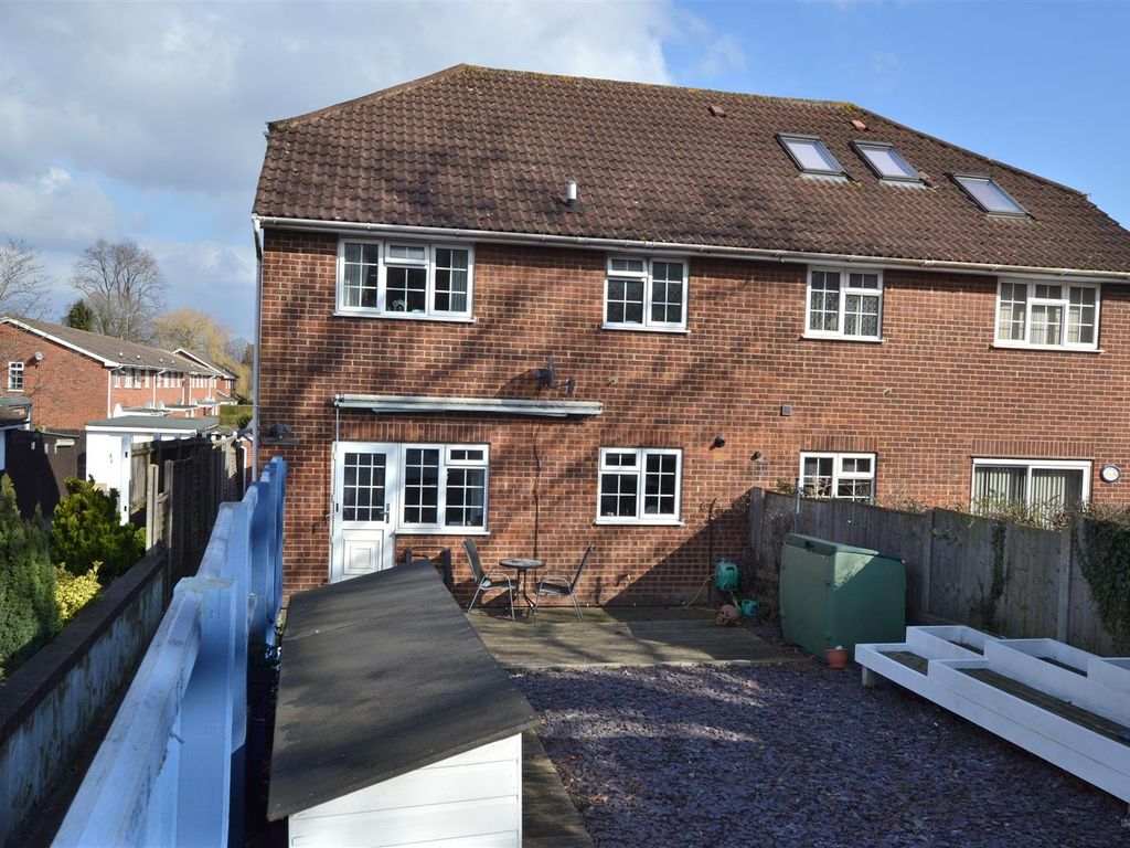 1 bed property to rent in Crondall Court, Reading Road South, Fleet