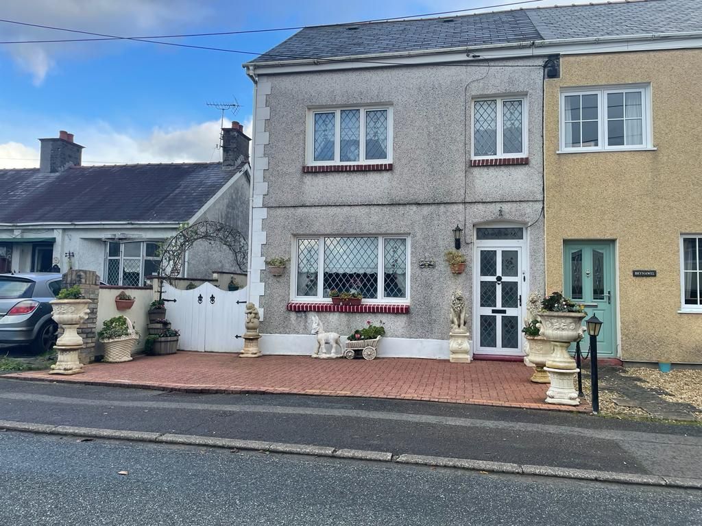 3 bed semidetached house for sale in Thornhill Road, Cwmgwili