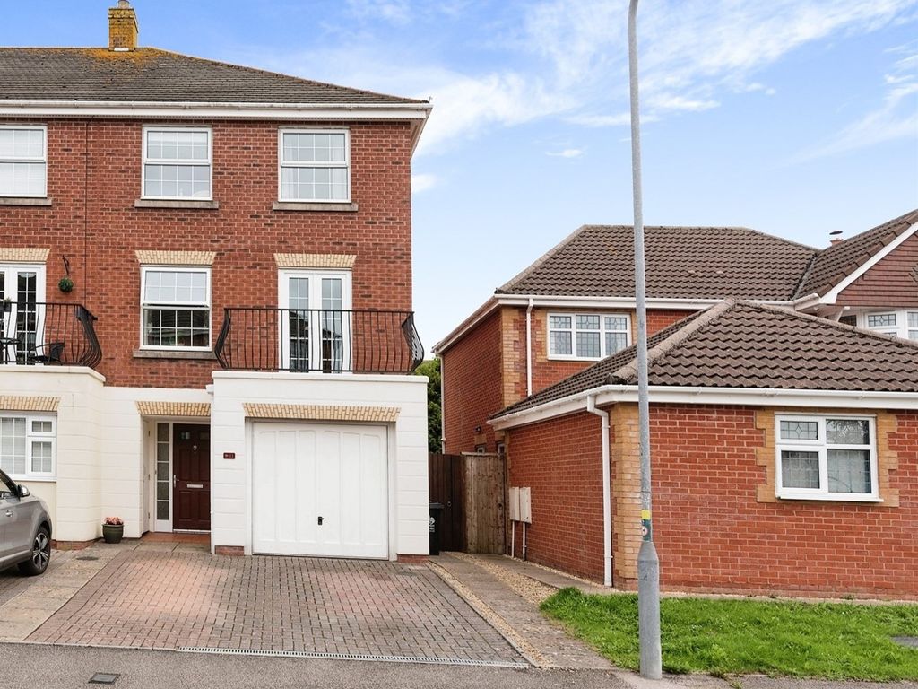 4 bed town house for sale in Cambrian Gardens, Marshfield, Cardiff CF3