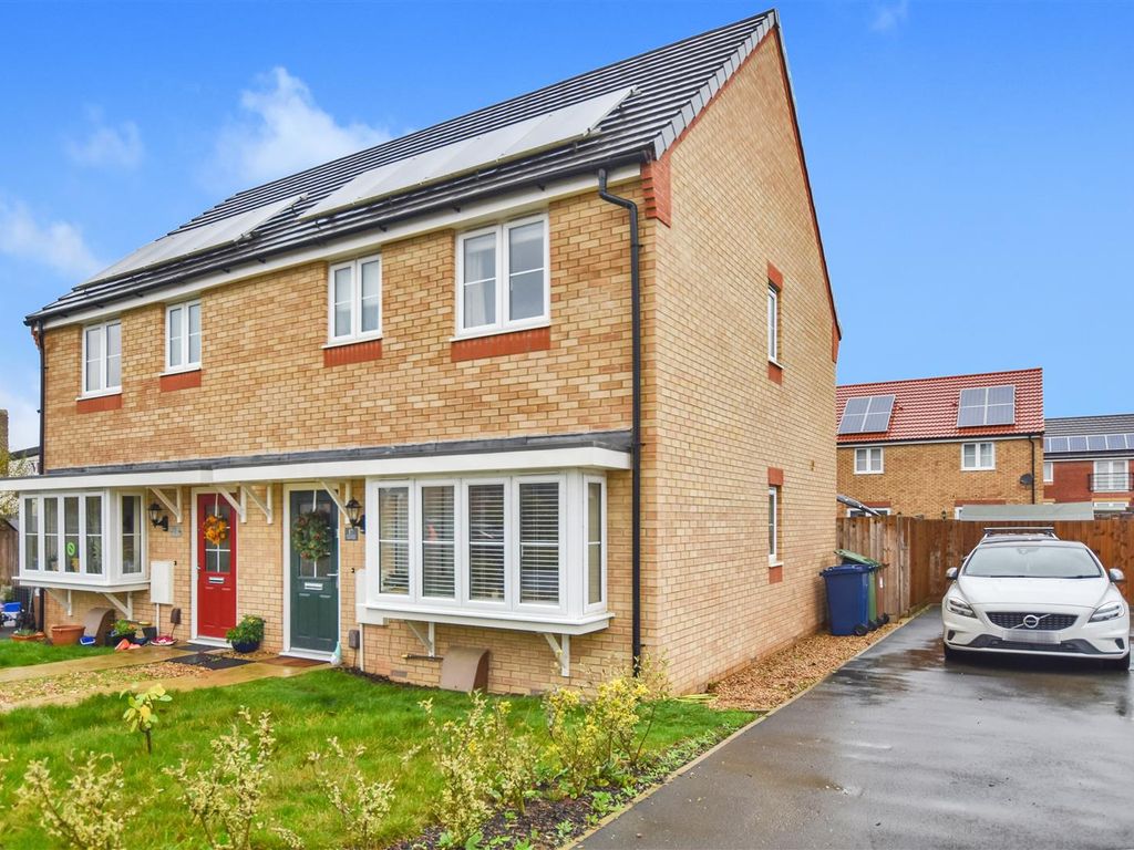 3 bed semidetached house for sale in Sorrel Avenue, Whittlesey