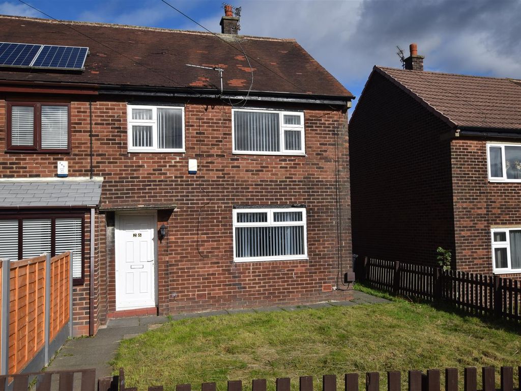 The Close, Stalybridge SK15