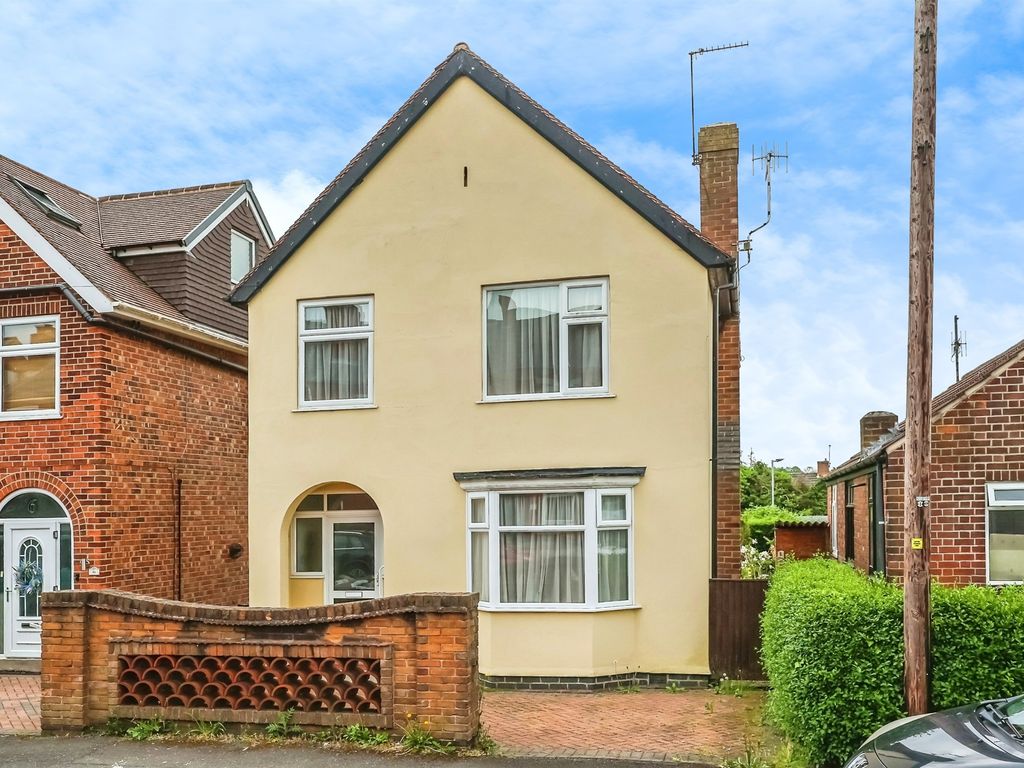 3 bed detached house for sale in South Street, Giltbrook, Nottingham