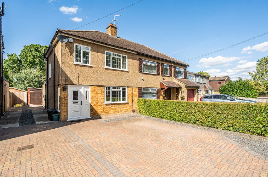 3 bed semidetached house for sale in Glebe Avenue, Ickenham, Middlesex UB10, £675,000 Zoopla