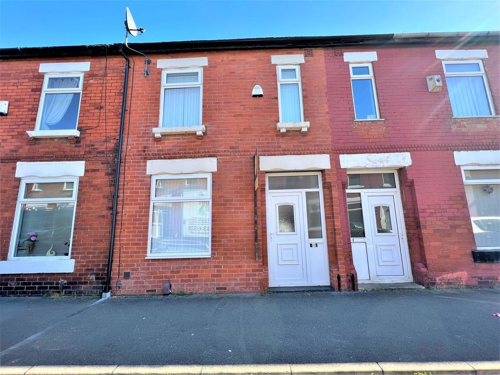 3 bed terraced house for sale in Station Road, Eccles M30 Zoopla