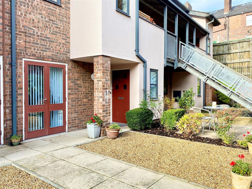 1 bed flat for sale in Dukes Terrace, Liverpool L1, £100,000 Zoopla