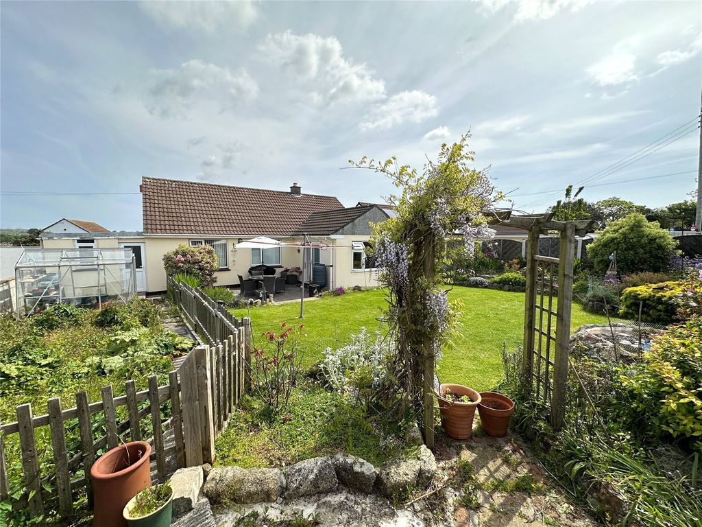3 bed bungalow for sale in Albertus Drive, Hayle, Cornwall TR27, £