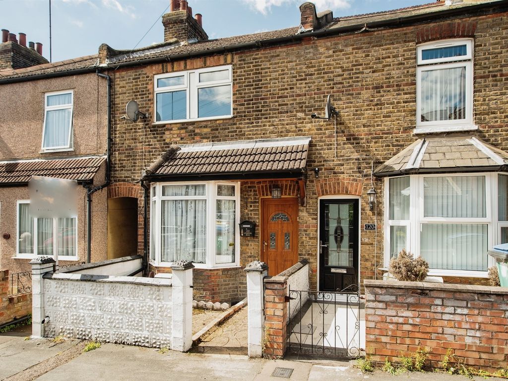 3 bed terraced house for sale in Liverpool Road, Watford WD18, £375,000