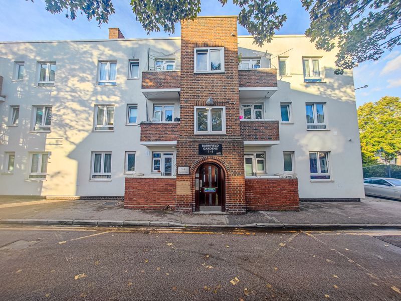 2 bed flat for sale in Barnfield Gardens, Plumstead Common Road