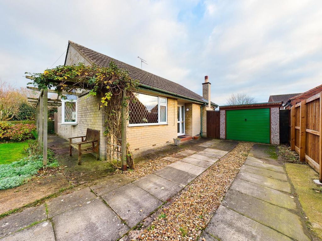 2 bed detached bungalow for sale in Howe Lane, Nafferton, Driffield