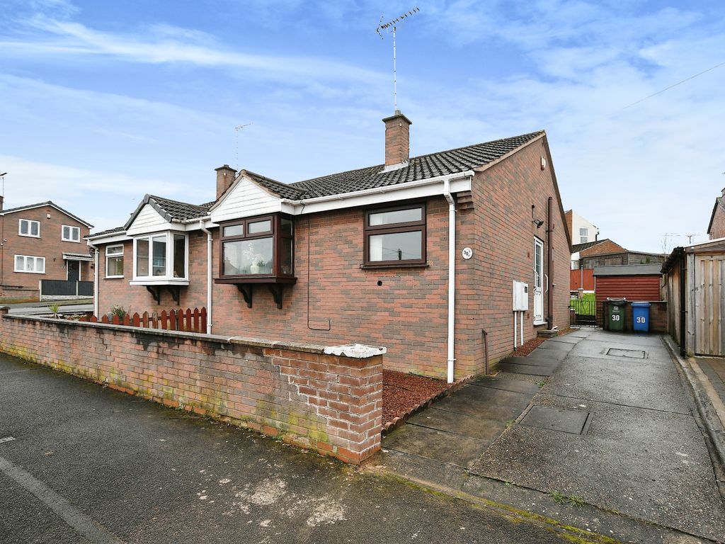 2 bed bungalow for sale in Manvers Street, Warsop, Mansfield