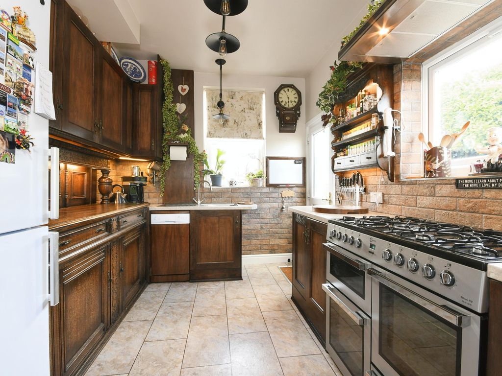 3 bed semidetached house for sale in Devonshire Villas, Heath Road