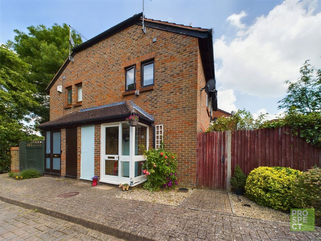 1 bed end terrace house for sale in Caesars Gate, Warfield, Bracknell