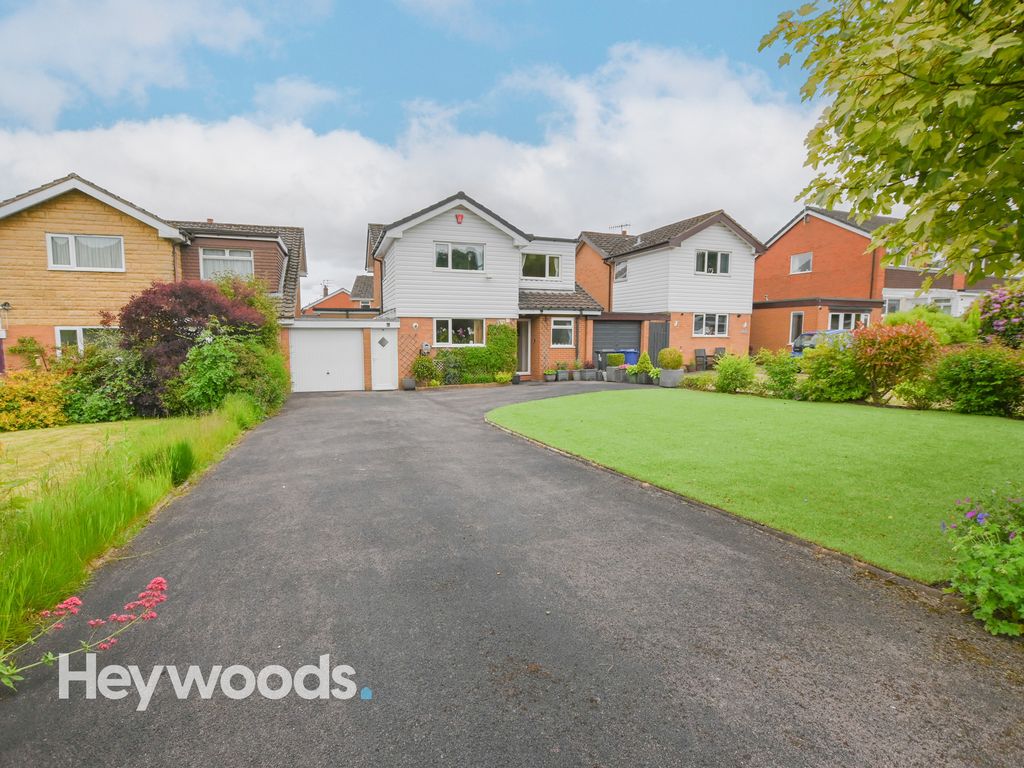 4 bed detached house for sale in Geneva Drive, Westlands, Newcastle