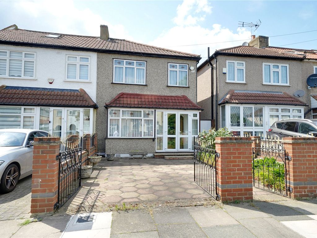 3 bed semidetached house for sale in Greenwood Avenue, Enfield EN3