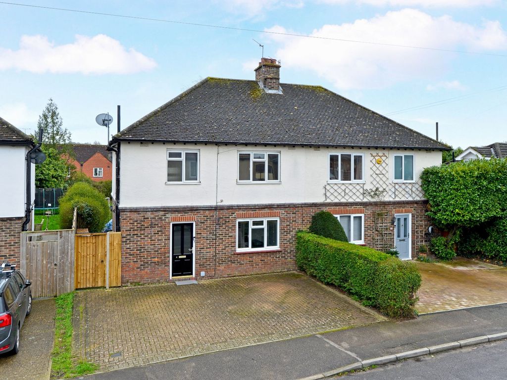 3 bed semidetached house for sale in Surrey GU7 Zoopla