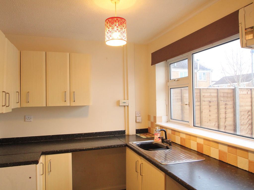 2 bed property to rent in Giles Cox, Quedgeley, Gloucester GL2, £950