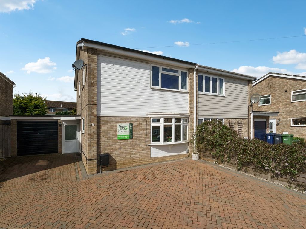 4 bed semidetached house for sale in Drake Road, Eaton Socon, St Neots