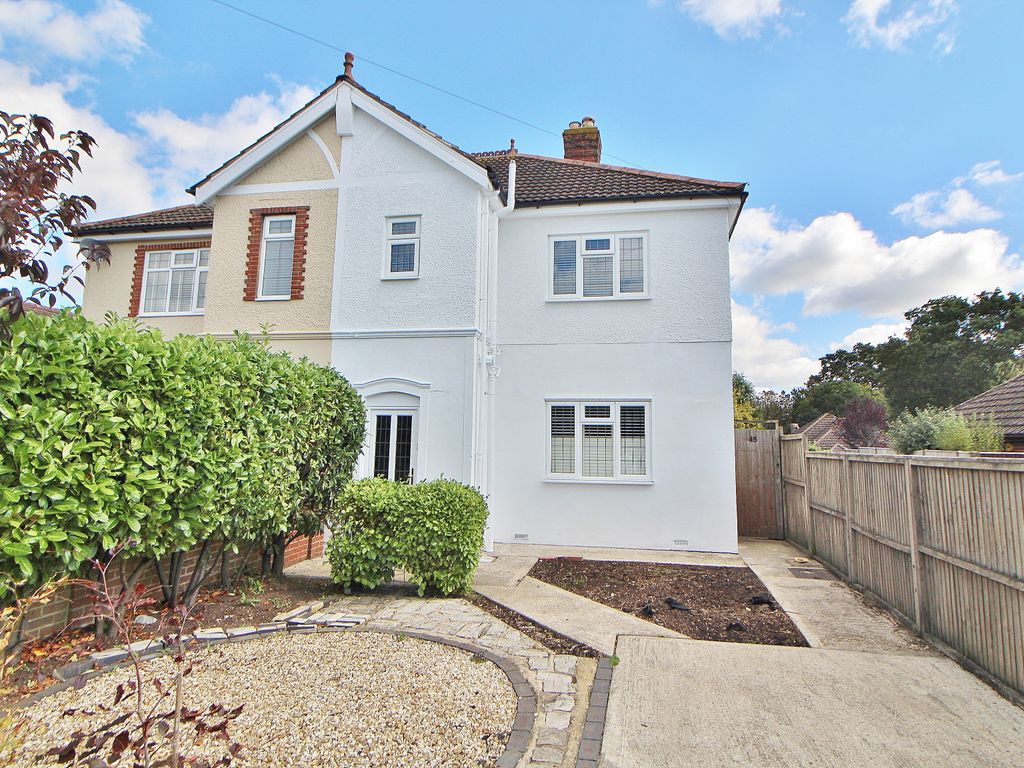 3 bed semidetached house for sale in The Crescent, Purbrook