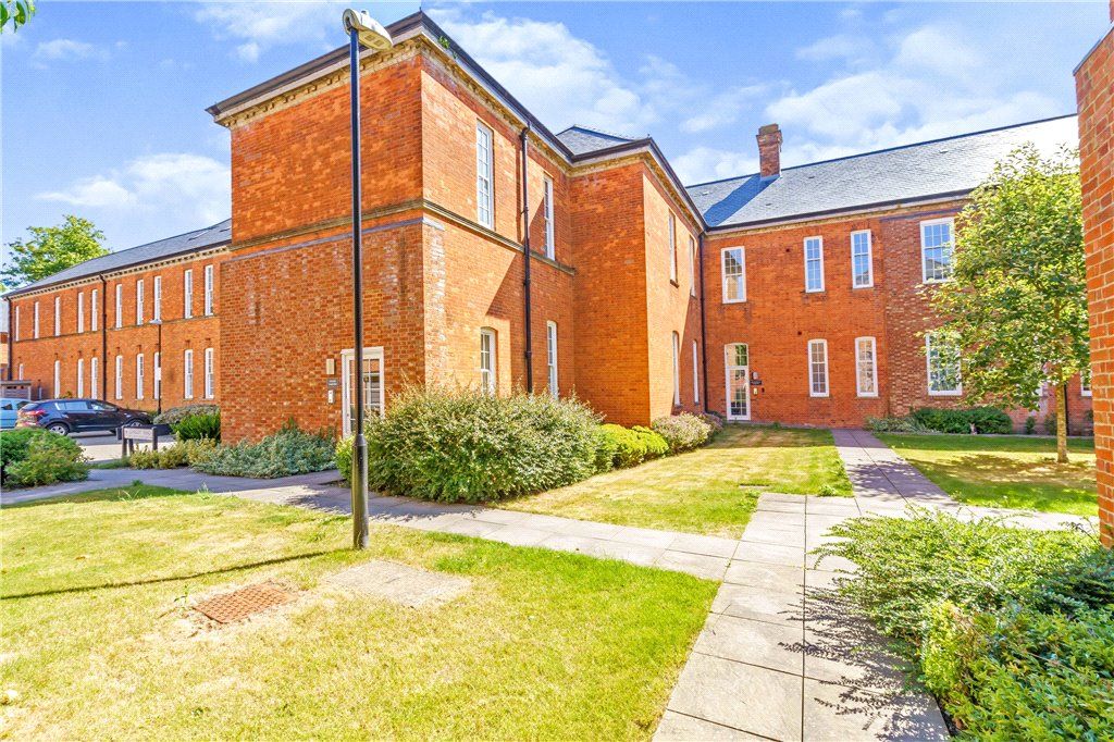 2 bed flat for sale in Longley Road, Chichester PO19 Zoopla