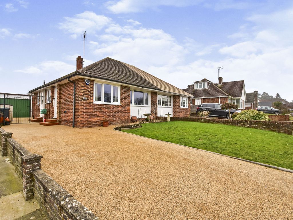 2 bed bungalow for sale in Whiteheads Lane, Bearsted, Maidstone ME14