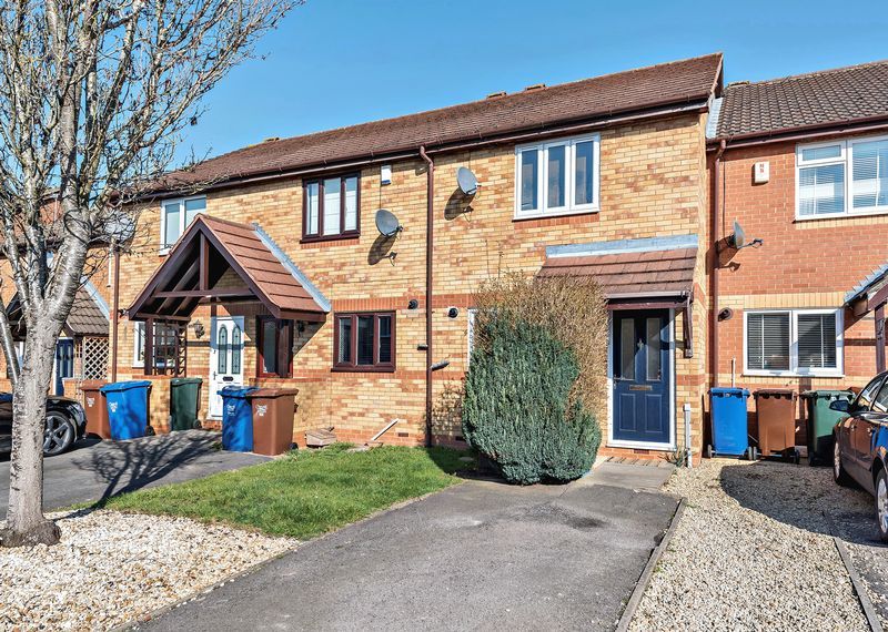 2 bed terraced house to rent in Heron Drive, Bicester OX26, £1,250 pcm