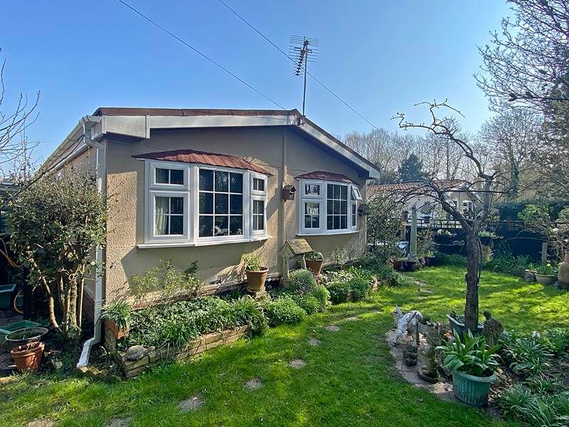 2 bed bungalow for sale in Westhorpe Park, Westhorpe, Marlow SL7 Zoopla