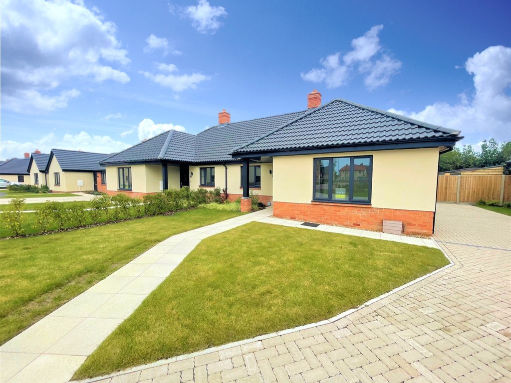 New home, 2 bed semidetached bungalow for sale in The Lilacs, High