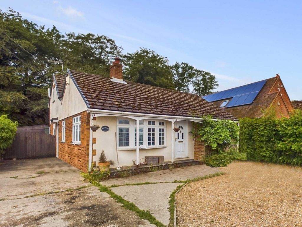 4 bed detached house for sale in Road, Studley Green, High