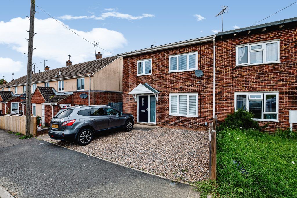 3 bed semidetached house for sale in Bideford Square, Corby NN18 Zoopla